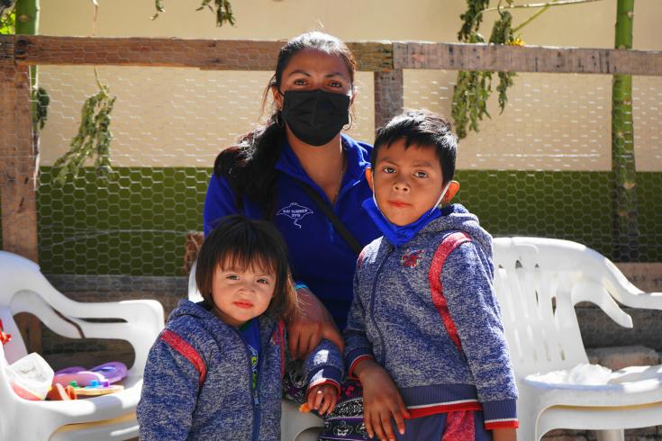 Madre e hijos huyeron de Honduras hacia EEUU pero fueron deportados.