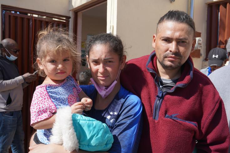 Marvin Ulloa, San Pedro Sula, de 37 años, junto con su esposa y su hija de dos años, cruzaron el Río Grande hacia Estados Unidos y fueron detenidos y golpeados por agentes de migración. 
