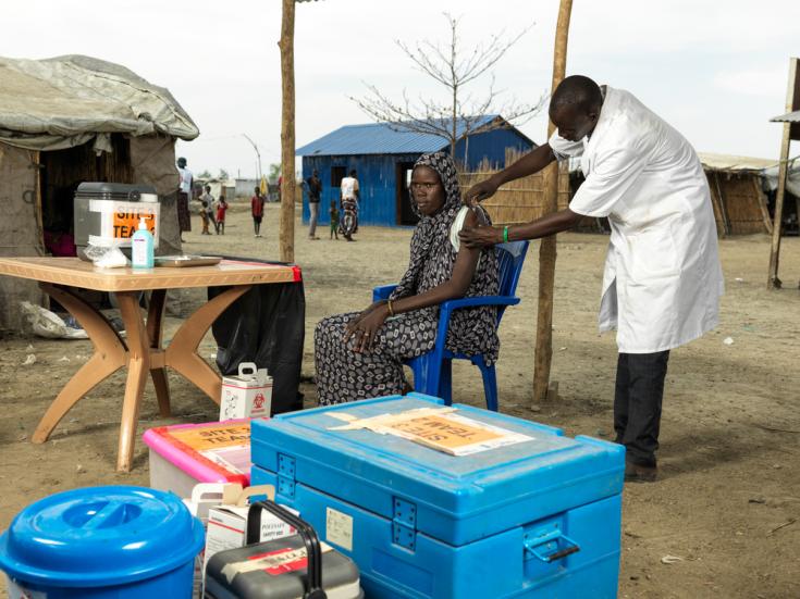Paciente vacunada contra la hepatitis E en Bentiu, Sudán del Sur