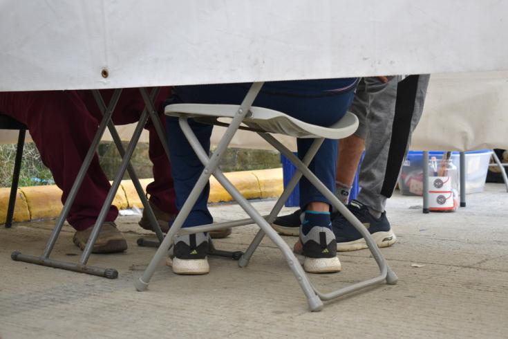 Inmigrante de Afganistán siendo atendido en clínica móvil de MSF en Trojes, en la frontera entre Honduras y Guatemala
