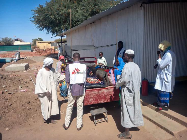Mujer embarazada fue trasladada al hospital de Golo, en Darfur Central, Sudán. 