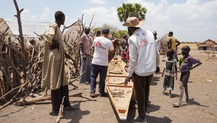 MSF distribuyó 11 canoas alrededor del estado del Alto Nilo, en Sudán del Sur.
