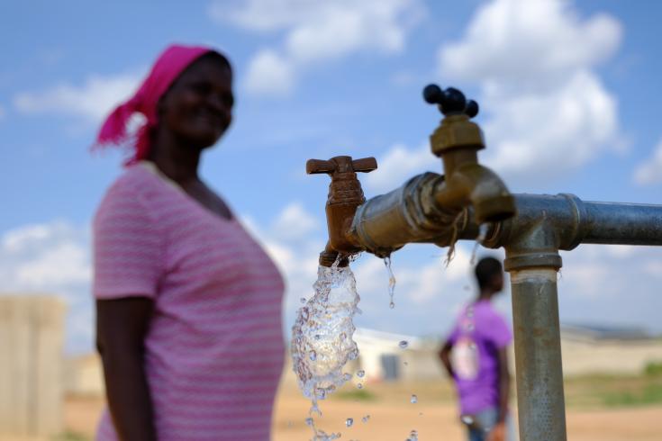 Punto de recolección de agua en Zimbabue