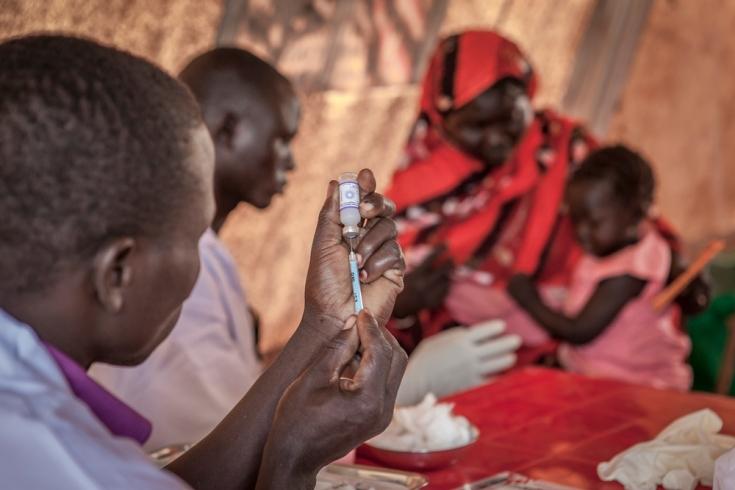 Vacunación contra el pneumococo en el campo de Yida, en Sudán del Sur.